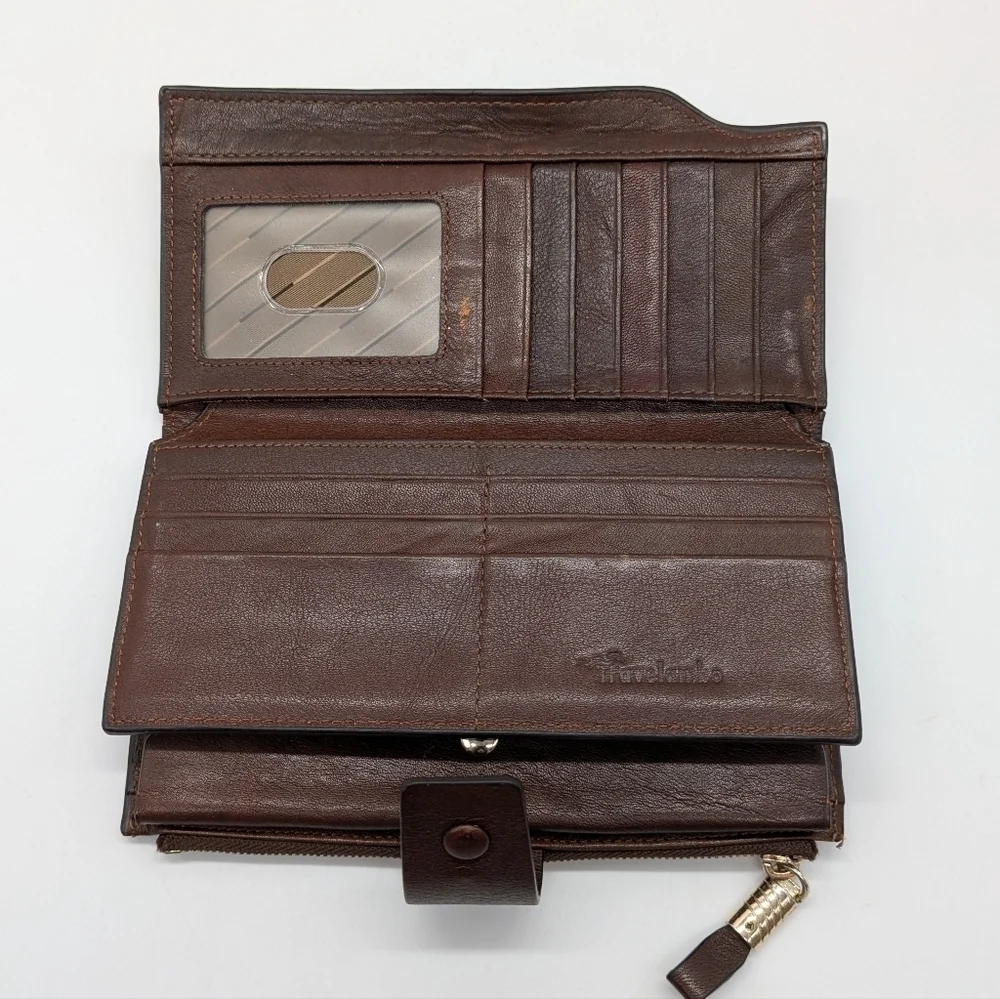 ✨3/$15 Travelambo brown leather wallet